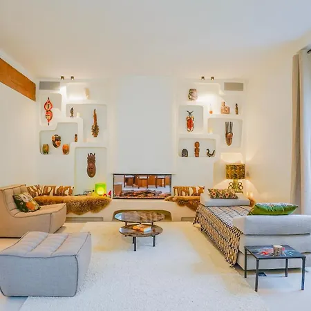Appartamento Refined Elegance In *